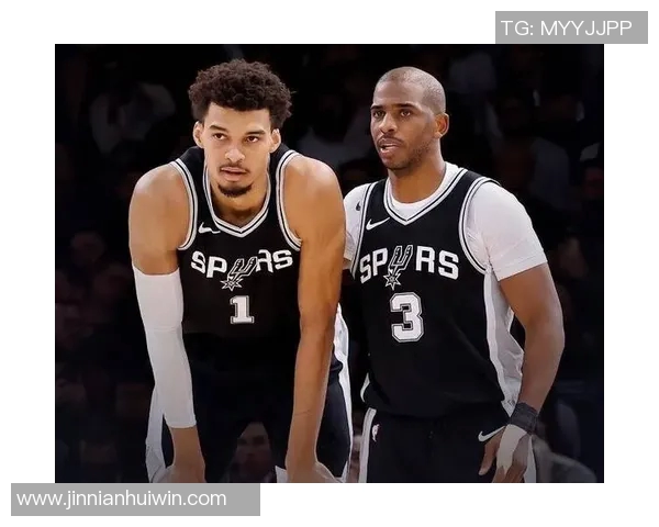 福克斯盛赞文班潜力无限期待携手追逐篮球伟大之路 福克斯盛赞文班潜力无限期待携手追逐篮球伟大之路