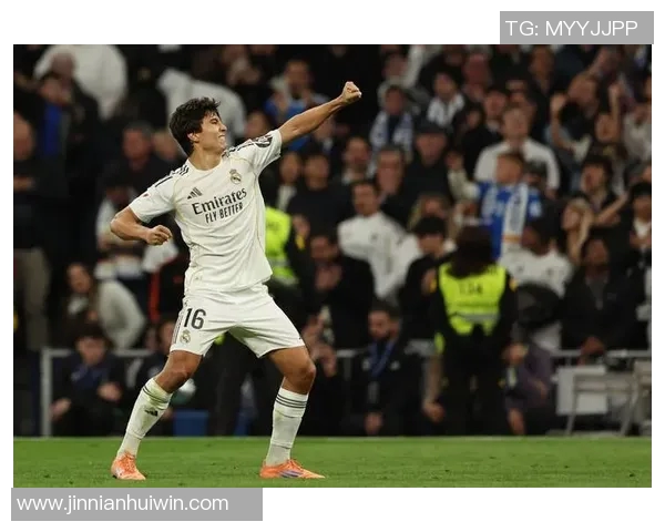 西媒报道贝蒂斯有意引进皇马年轻前锋贡萨洛皇马态度坚决不愿放人 西媒报道贝蒂斯有意引进皇马年轻前锋贡萨洛皇马态度坚决不愿放人